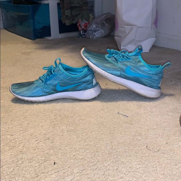 Gently worn Nike running shoes - Picture 4 of 5